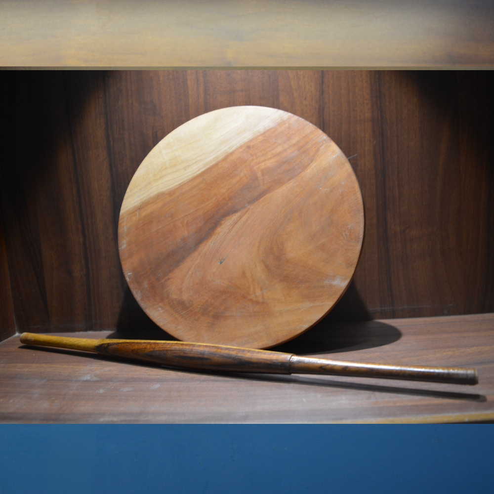 RasoiShop Wooden Belan with Plastic Bingdi - 2