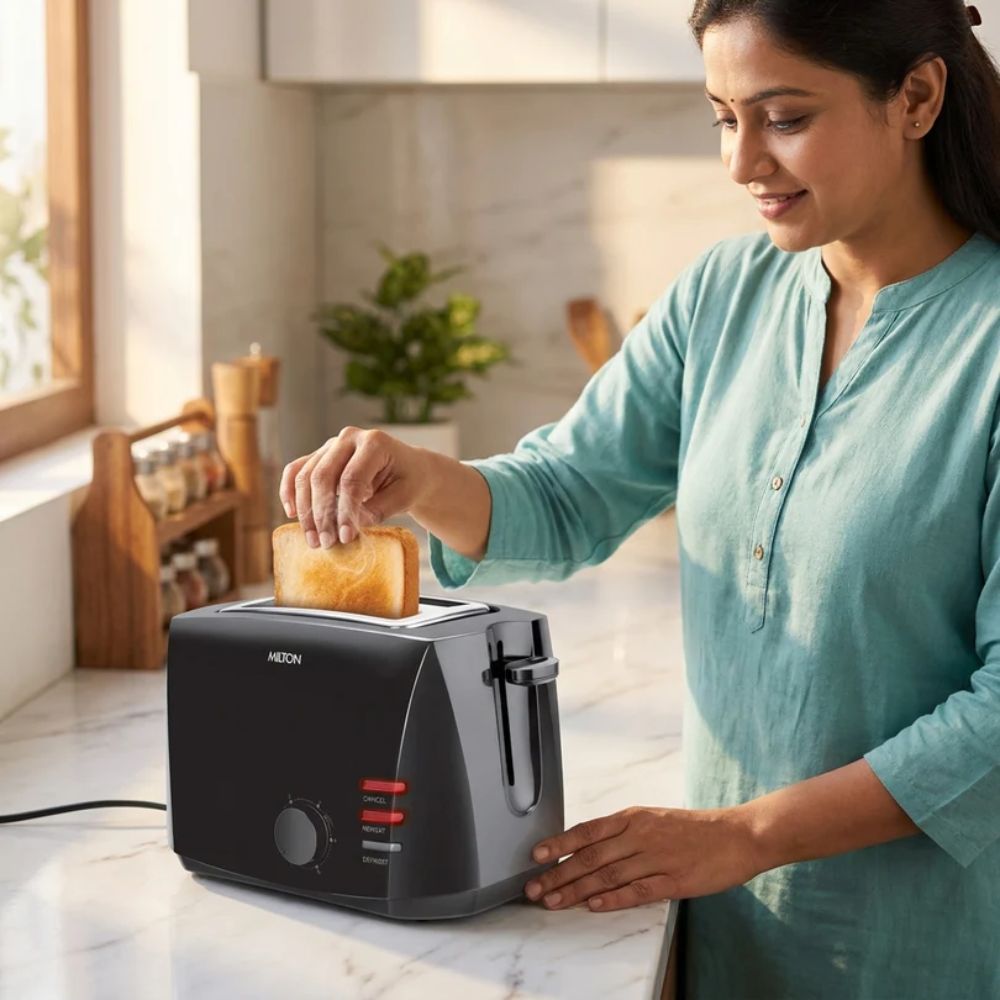 Milton Gold Crust 800 Watts 2-Slice Pop Up Toaster - 3